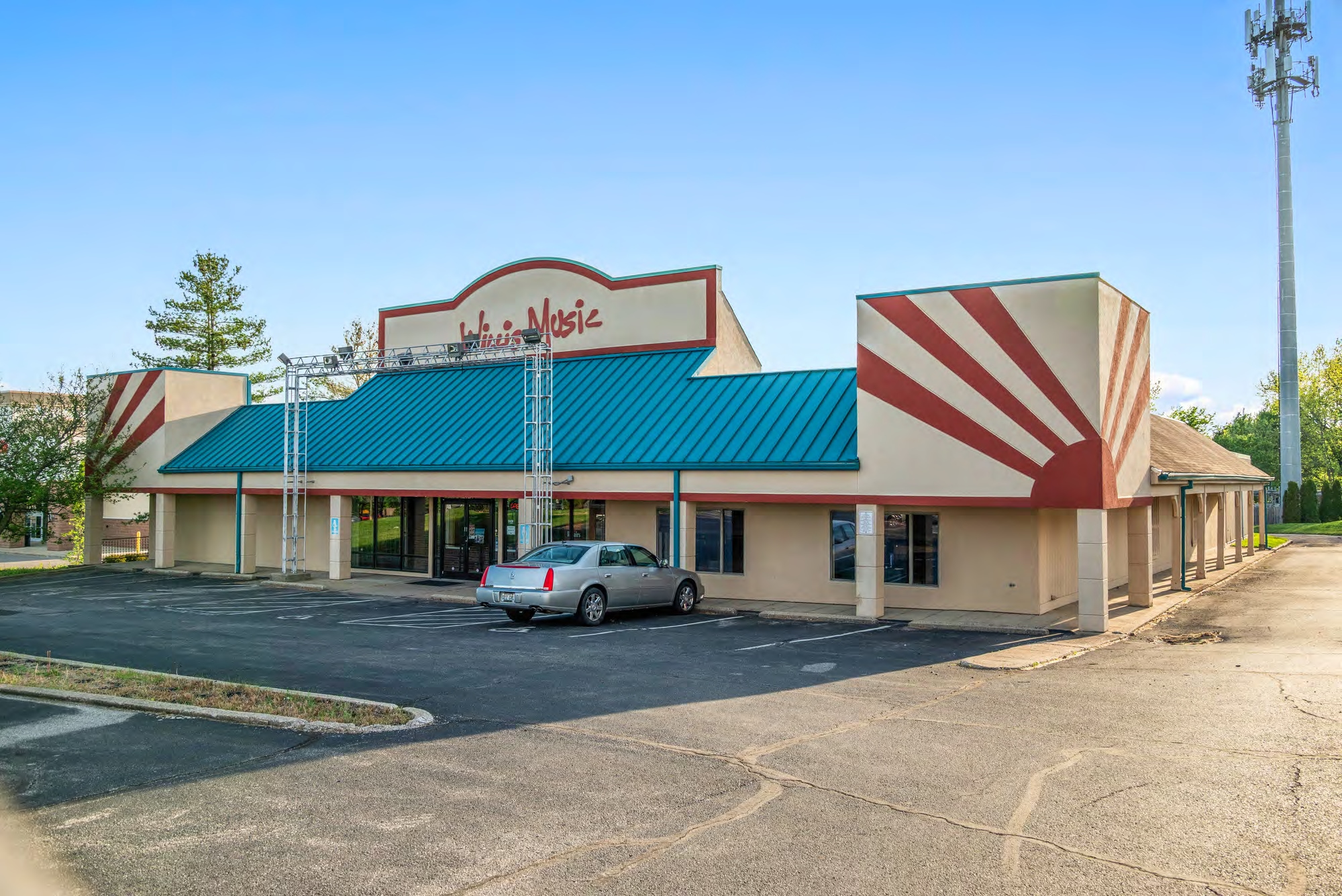 7567 Mall Rd, Florence, KY for Rent