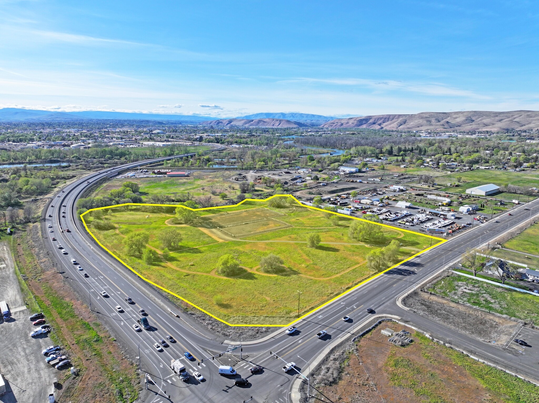 University Parkway at Highway 24, Yakima, WA for Sale