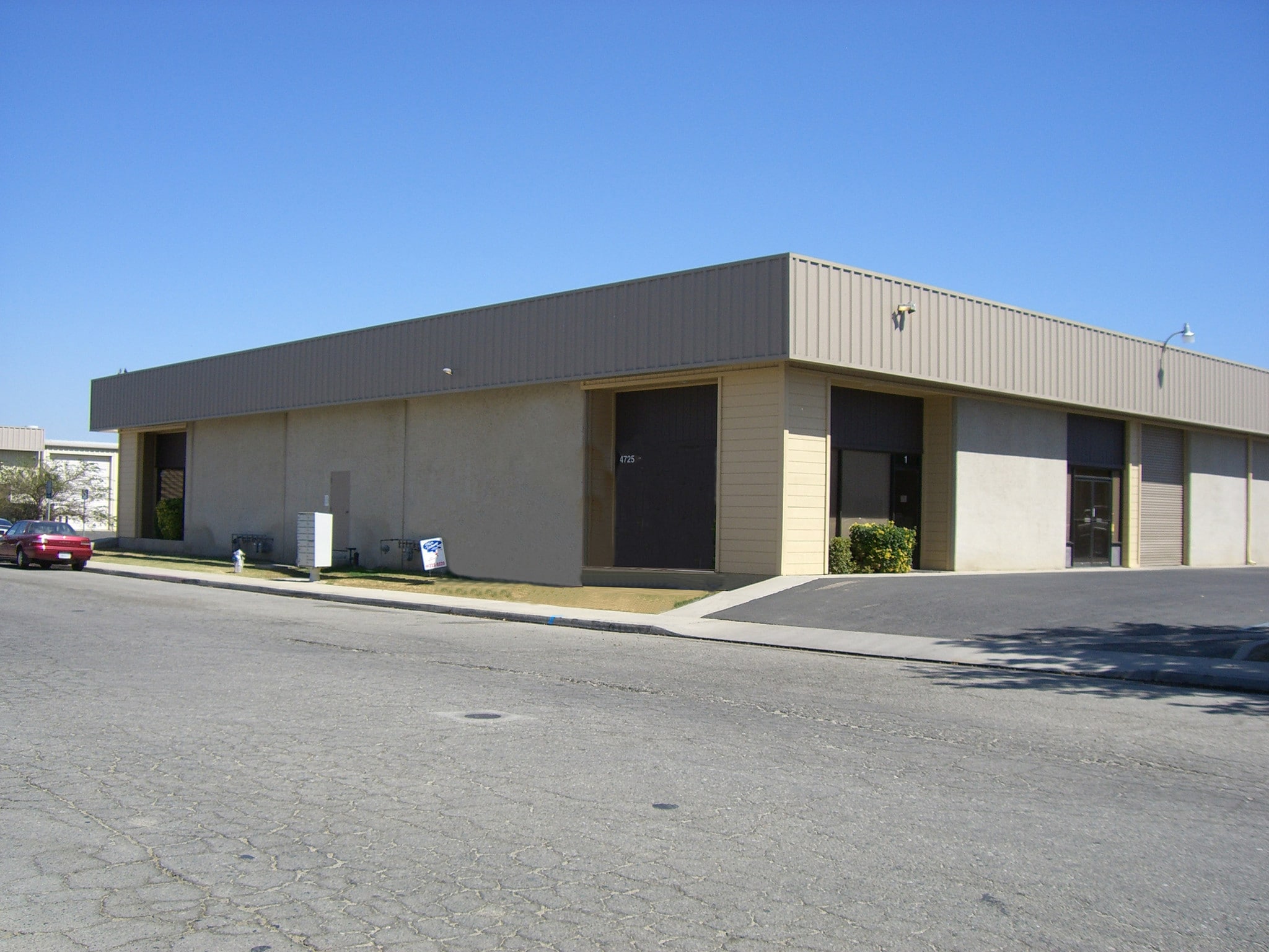 4717-4725 District Blvd, Bakersfield, CA for Rent