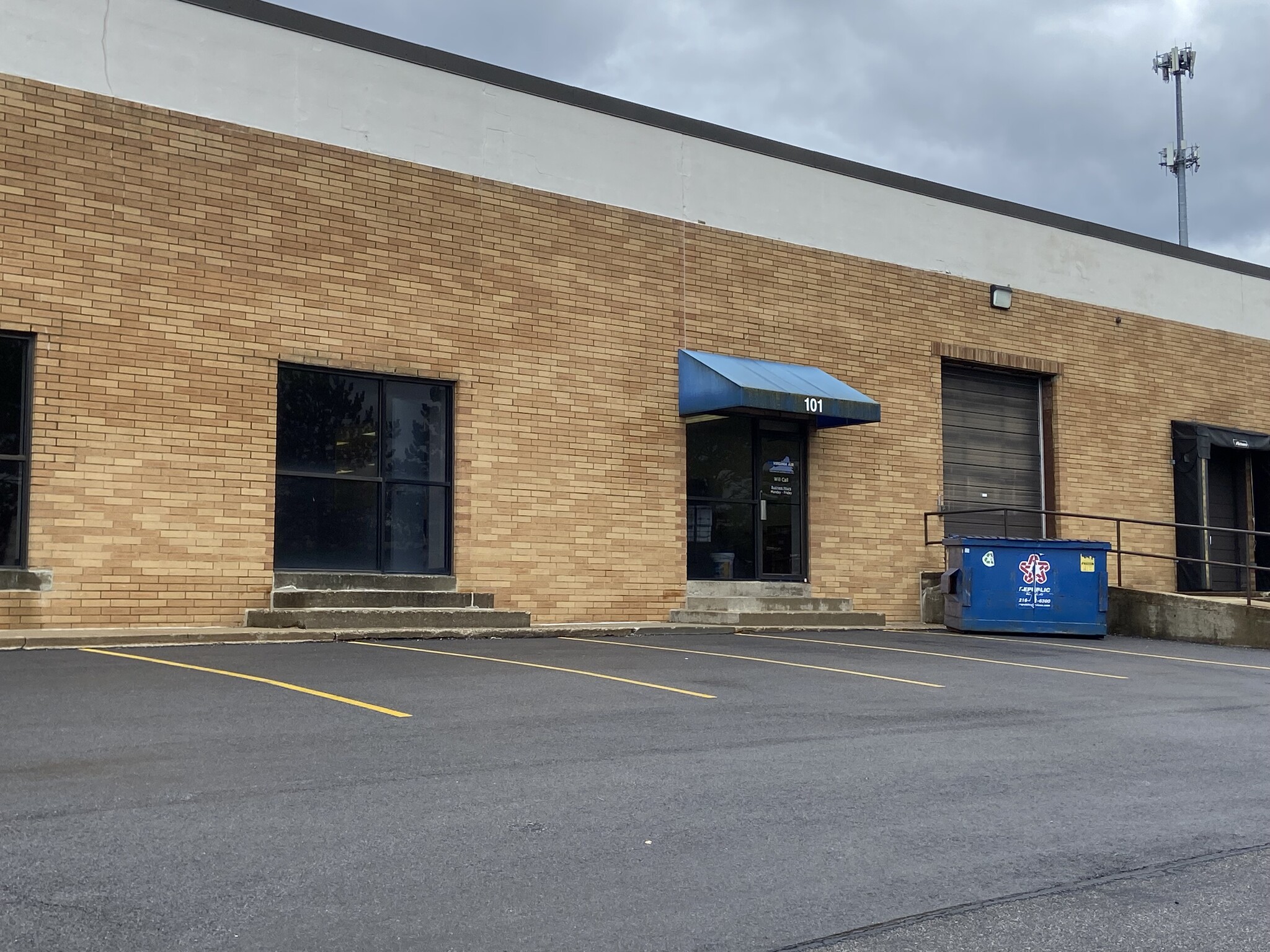 6892 Snowville Rd, Brecksville, OH for Rent