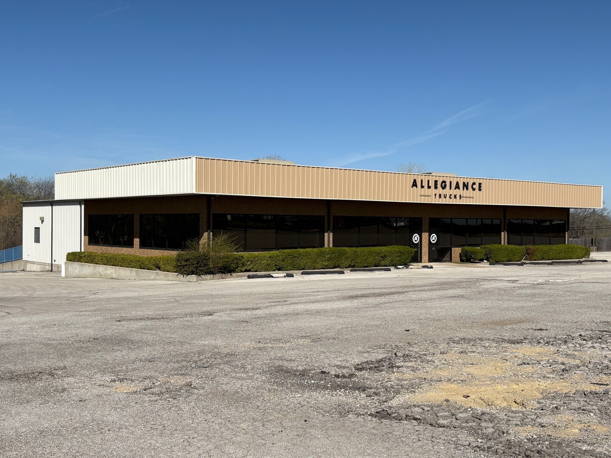 556 Memorial E Dr, Tulsa, OK for Rent