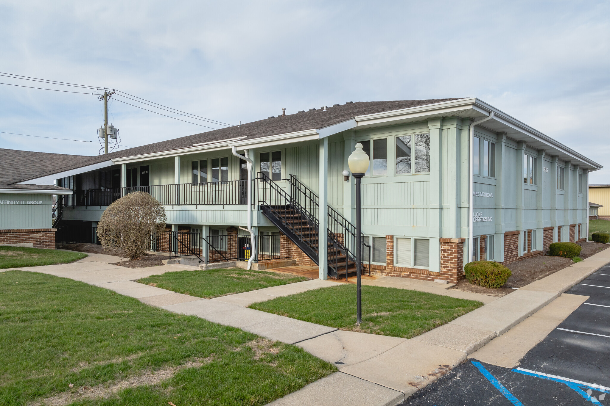 6904-6920 Spring Valley Dr, Holland, OH for Rent