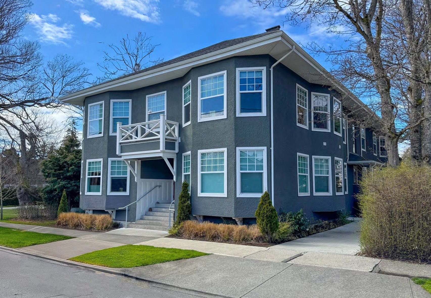 340 Linden Ave, Victoria, BC for Sale