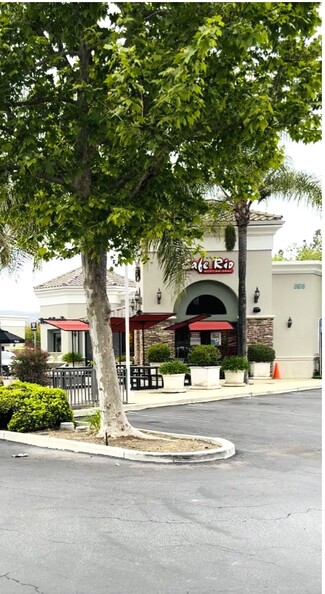 Thousand Oaks, CA Retail - 593-595 N Moorpark Rd