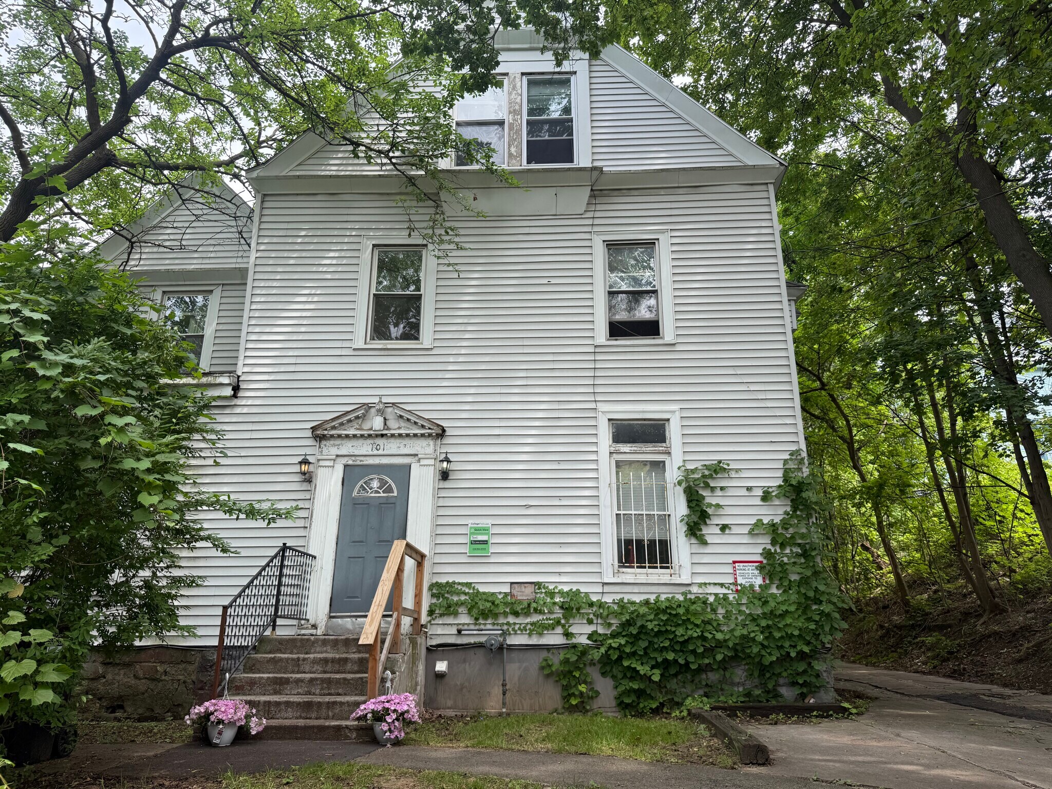 101 Comstock Ave, Syracuse, NY for Sale