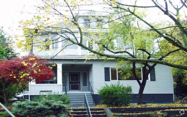 815 15th Ave E, Seattle, WA for Sale