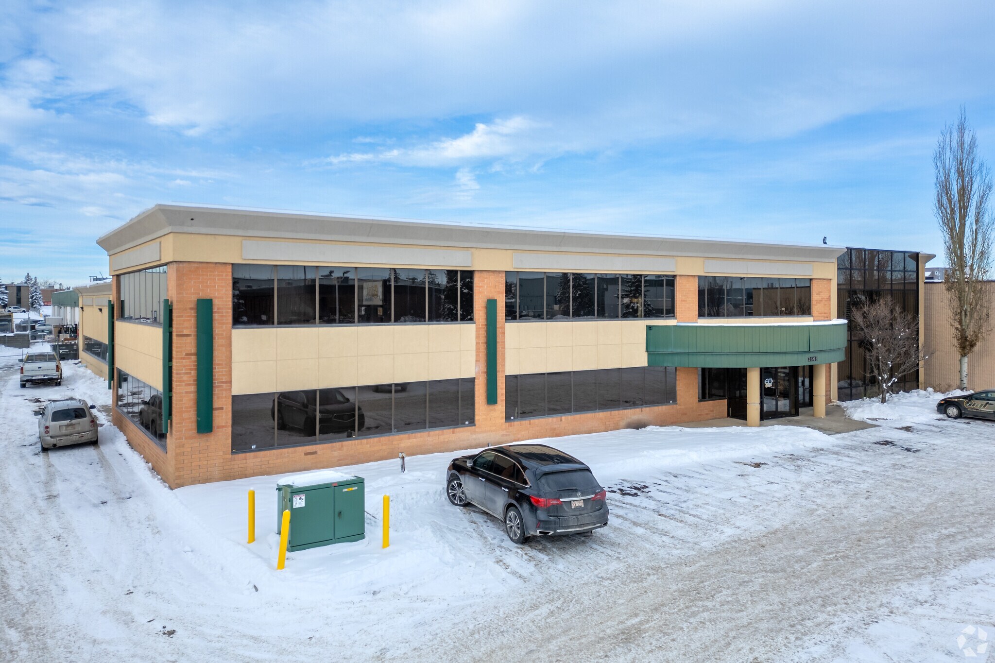 3605 32nd St NE, Calgary, AB for Rent