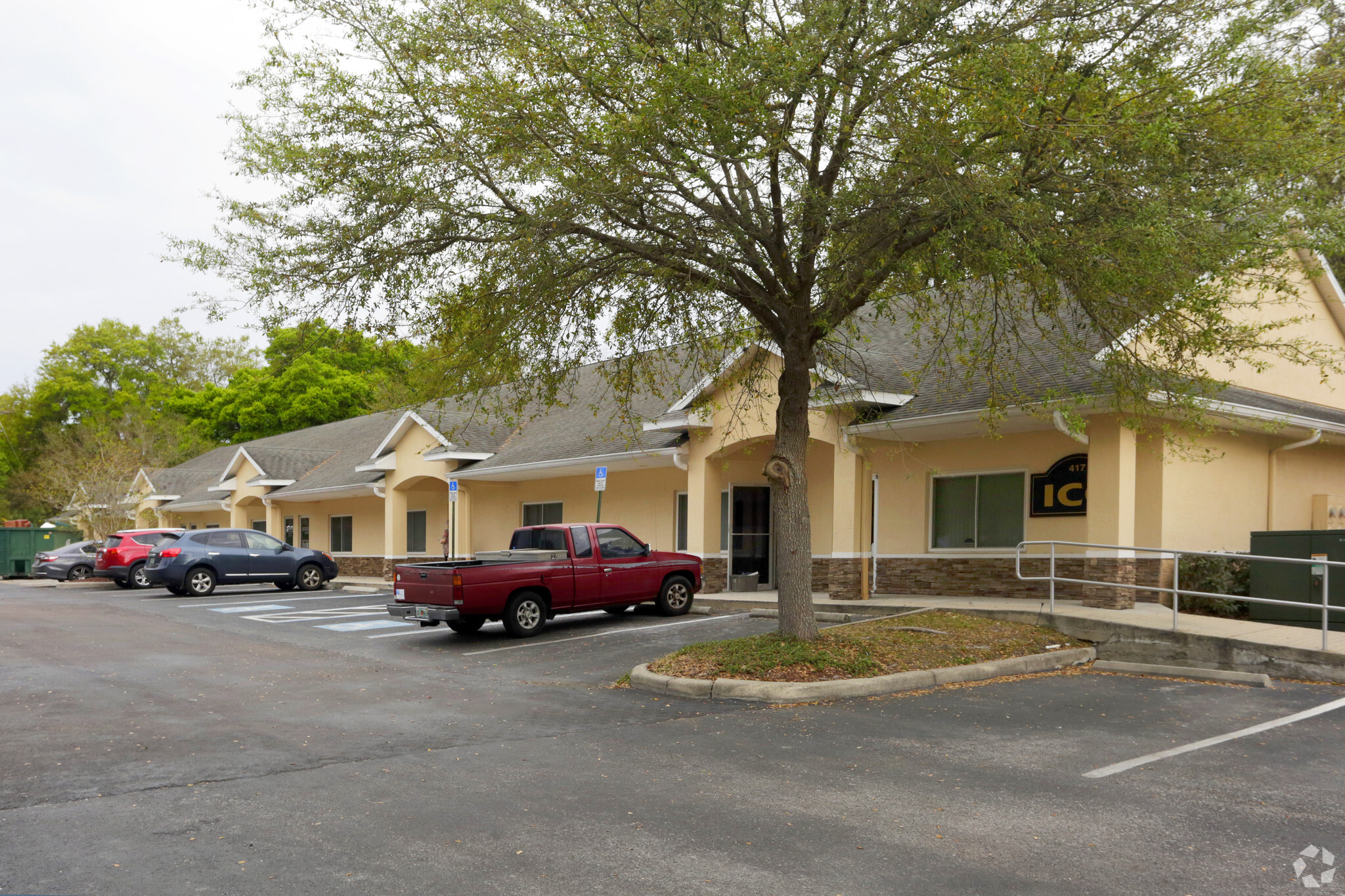 403-417 Lithia Pinecrest Rd, Brandon, FL for Rent