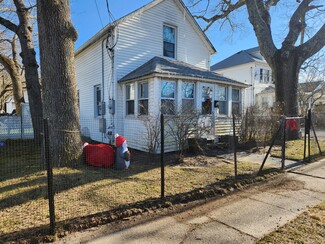 Riverhead, NY Apartments - 90 Old Quogue Rd