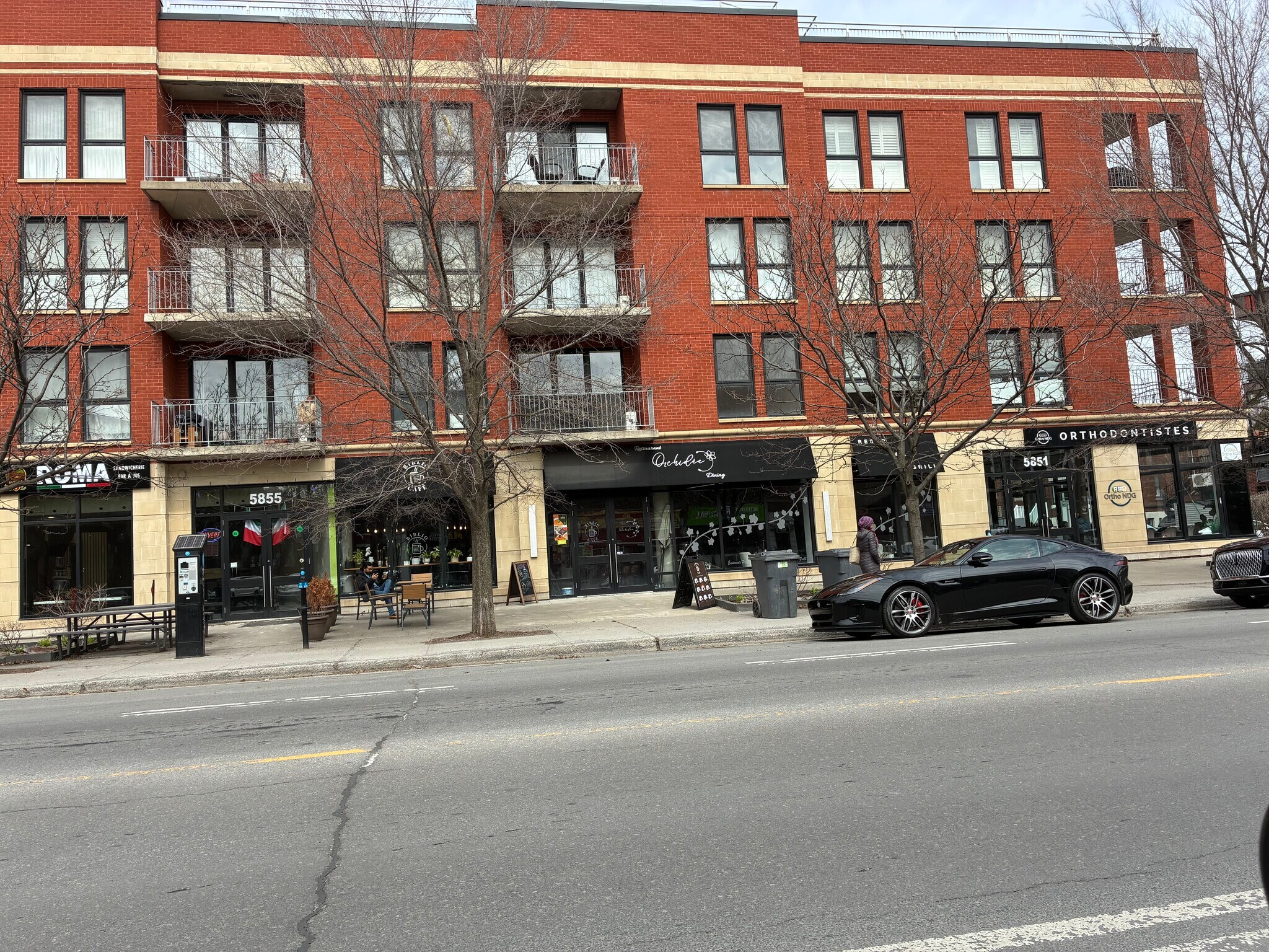 5855 Sherbrooke Rue O, Montréal, QC for Sale