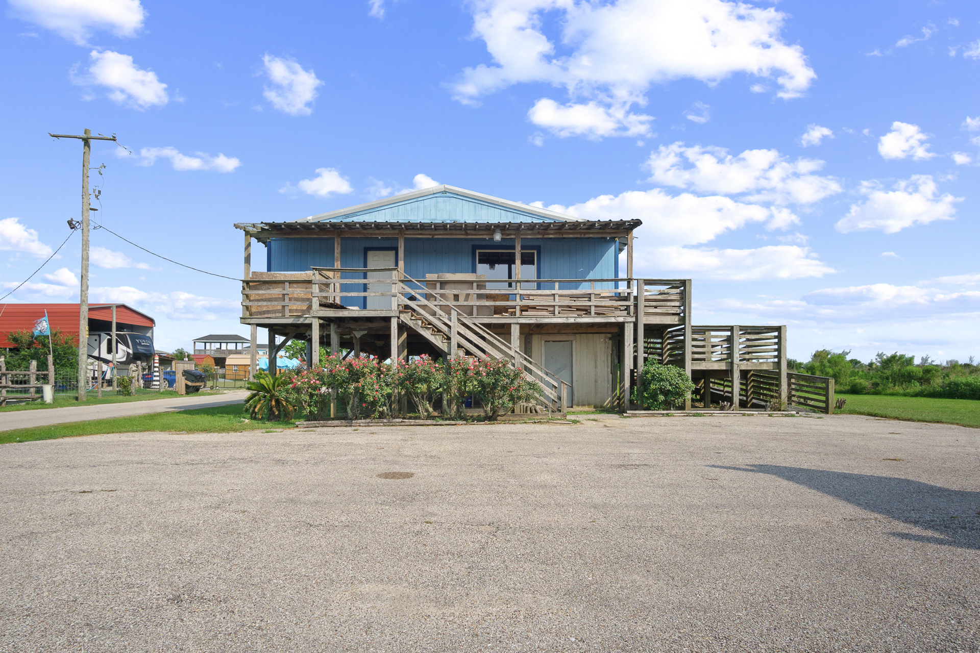 990 Alma Rd, Crystal Beach, TX for Sale