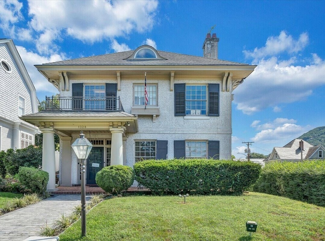 1328 3rd St SW, Roanoke, VA for Sale