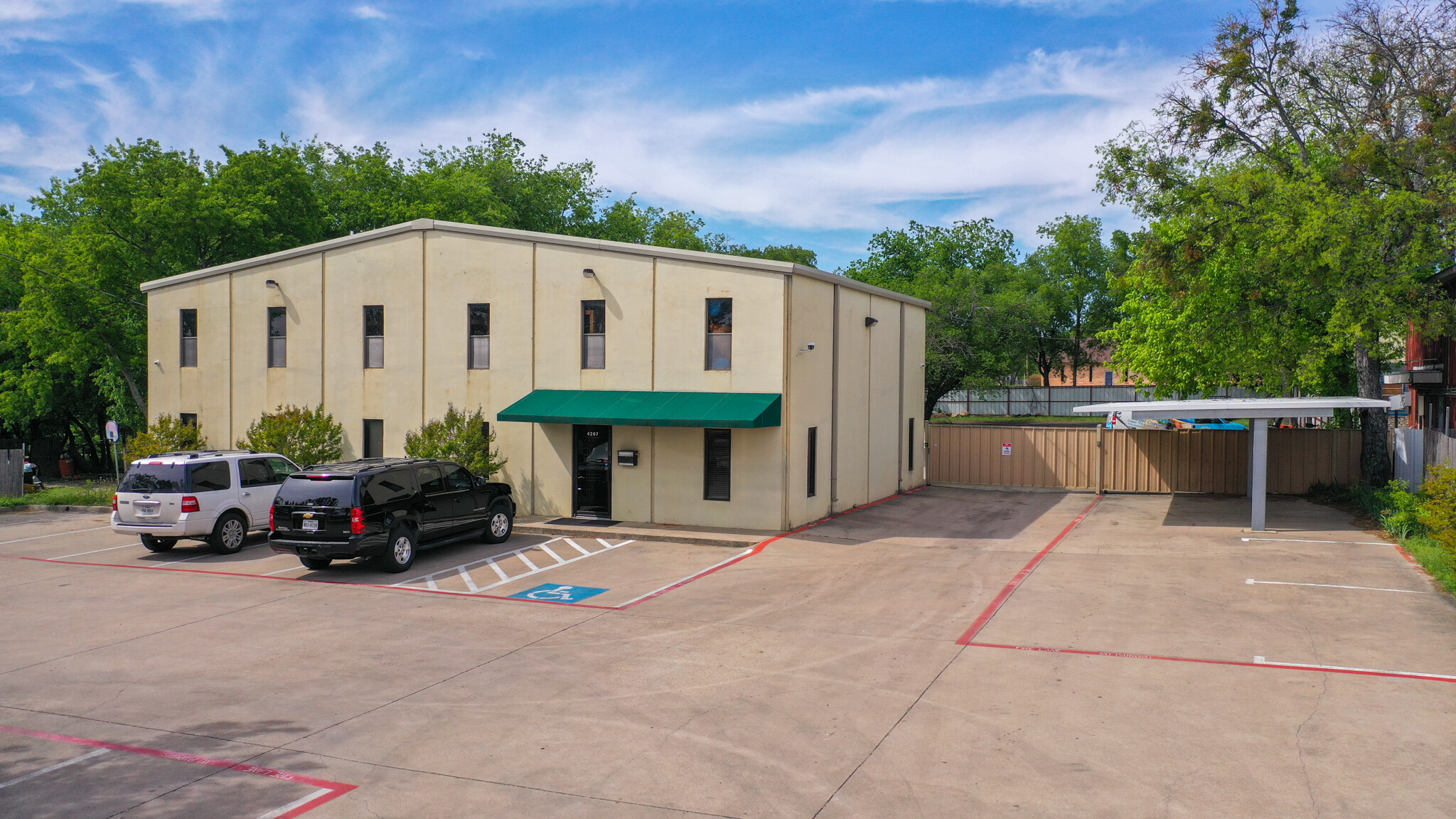 4207 Broadway Ave, Haltom City, TX for Sale