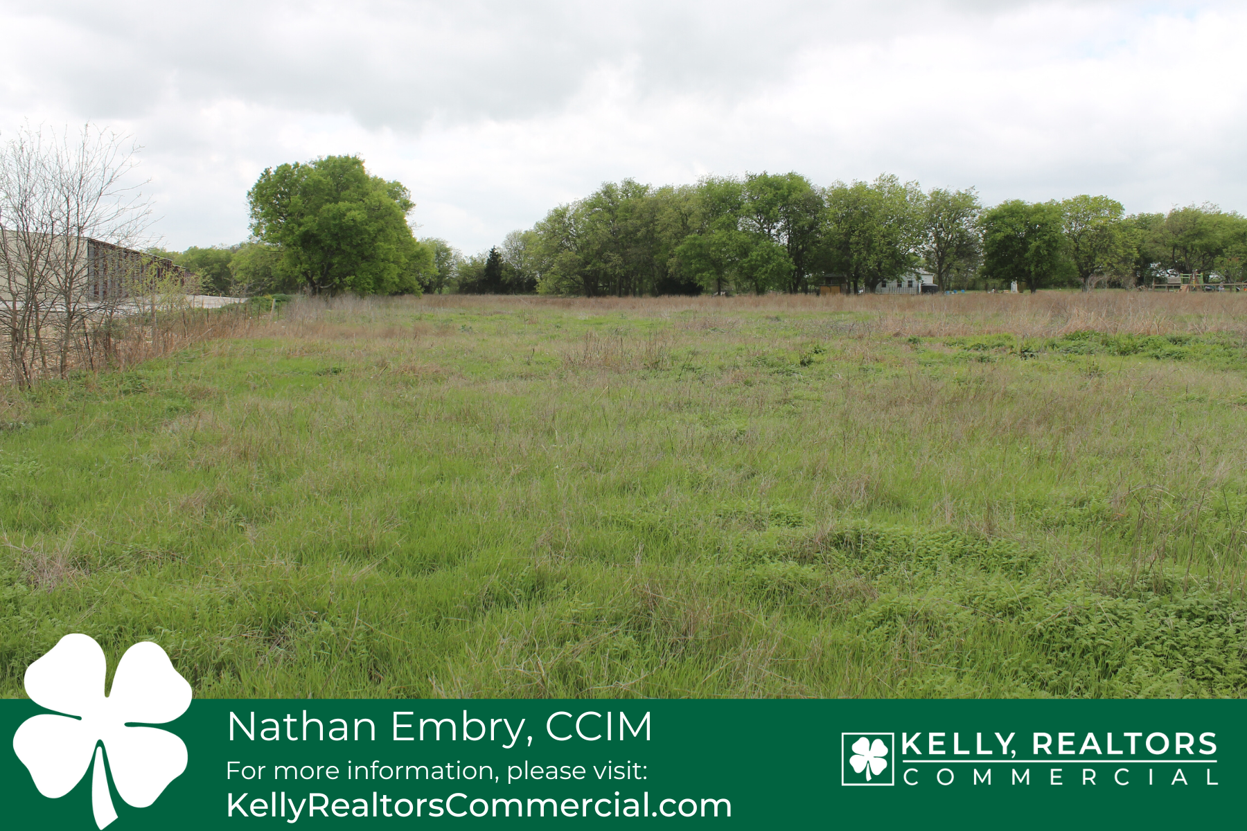 1725 W Spring Valley Rd, Hewitt, TX for Sale