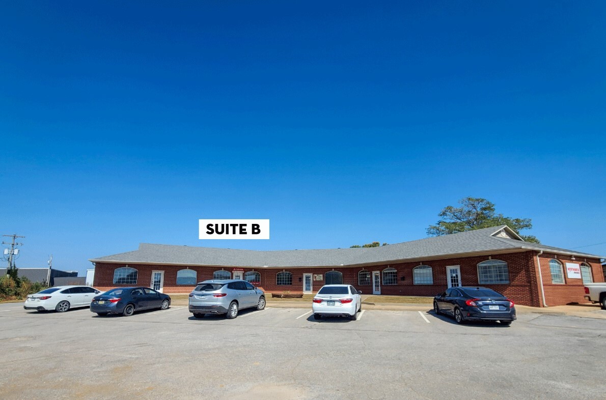 620 E Henri De Tonti Blvd, Springdale, AR for Rent