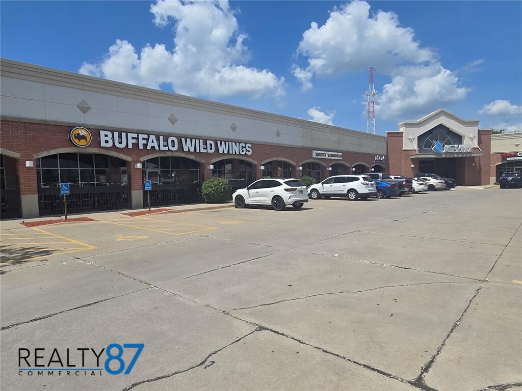 1100 Blairs Ferry Rd NE, Cedar Rapids, IA for Rent