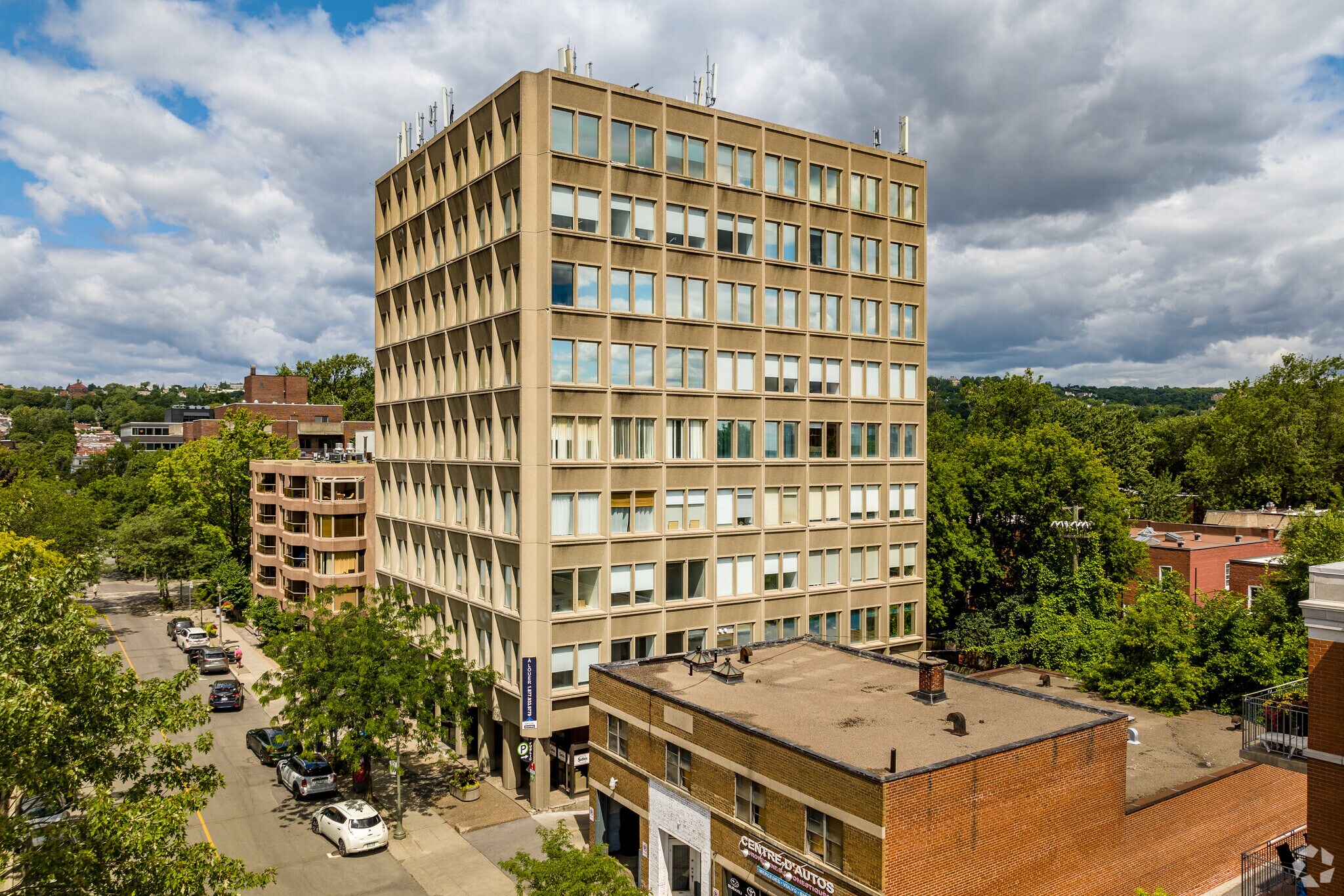 245 Av Victoria, Westmount, QC for Rent