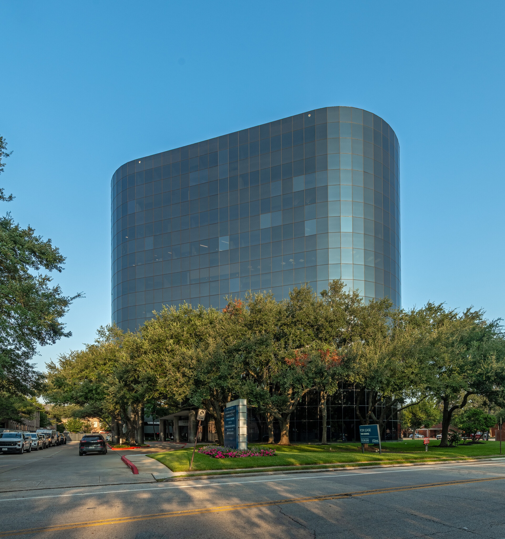 1800 Bering Dr, Houston, TX for Sale