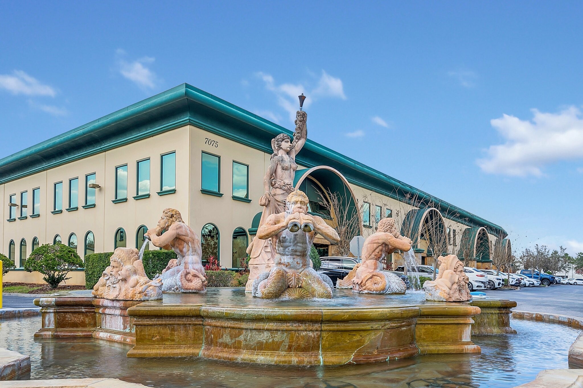 6881 Kingspointe Pky, Orlando, FL for Sale