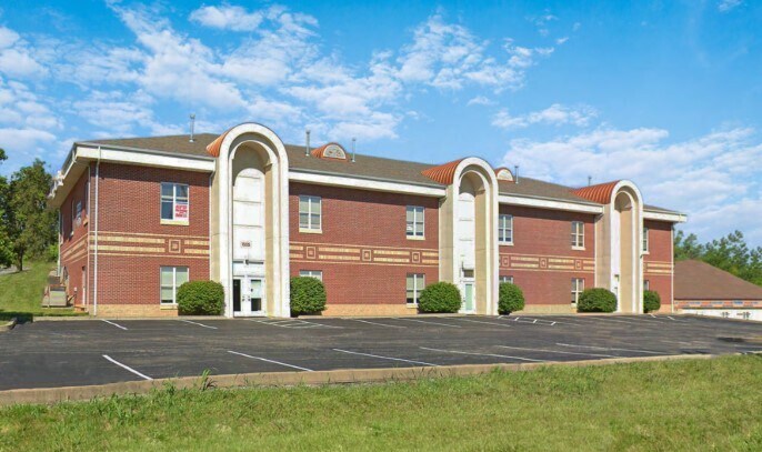 1555 Kisker Rd, Saint Charles, MO for Sale