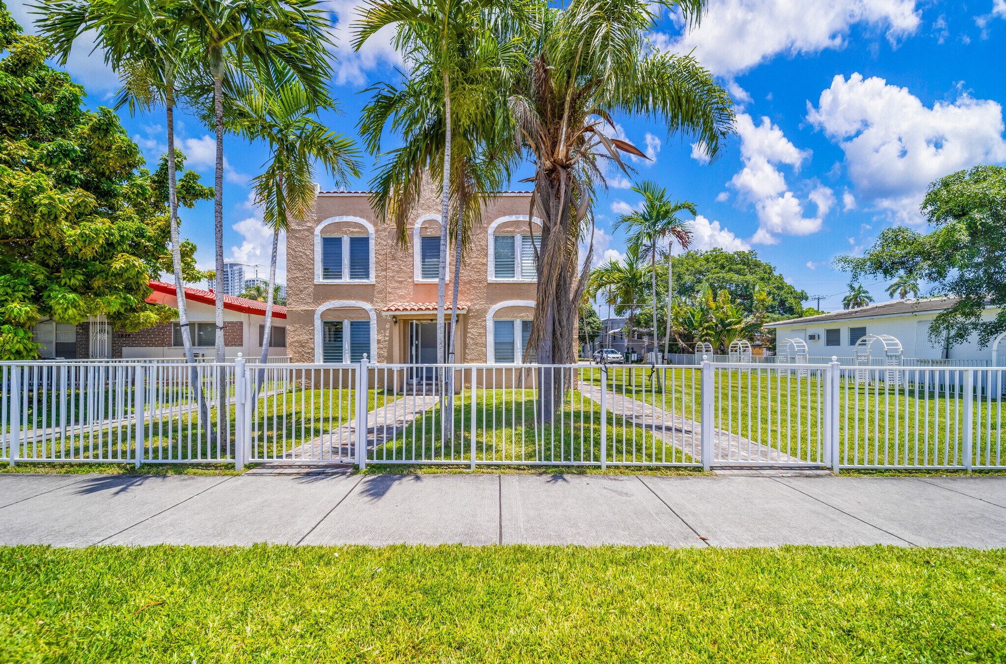 1621 Van Buren St, Hollywood, FL for Sale
