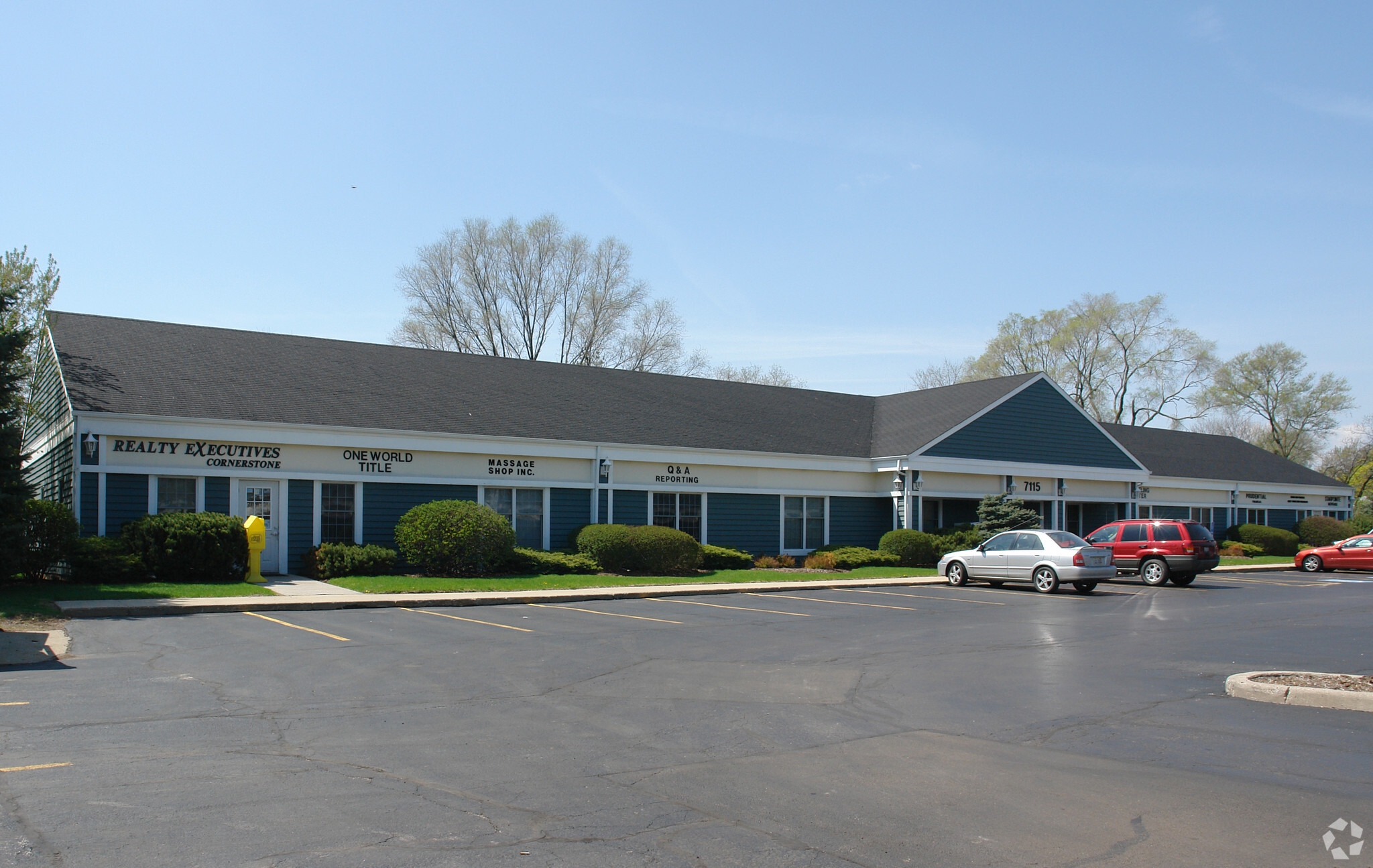 7115 Virginia Rd, Crystal Lake, IL for Rent