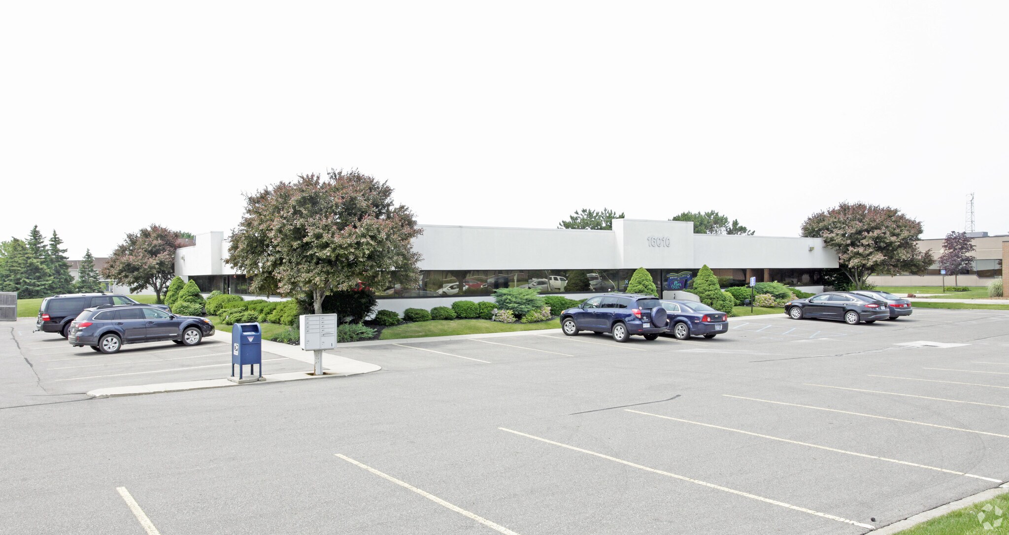 16010 19 Mile Rd, Clinton Township, MI for Sale