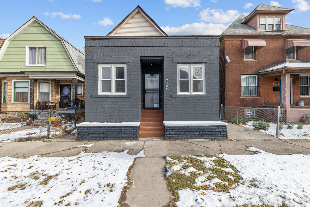 7406 Oakland St, Detroit, MI for Sale