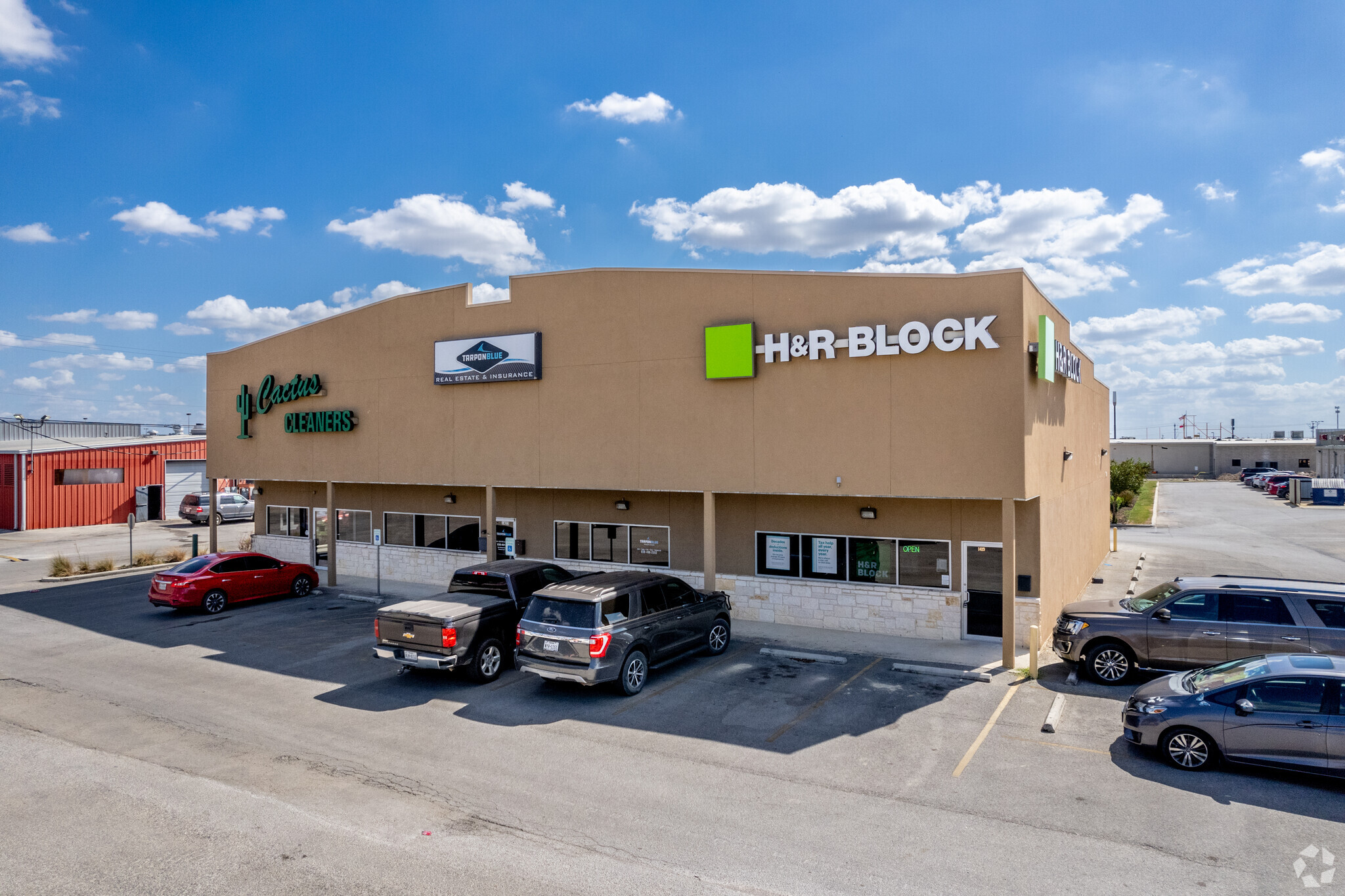 1419-1445 E Walnut St, Seguin, TX for Rent