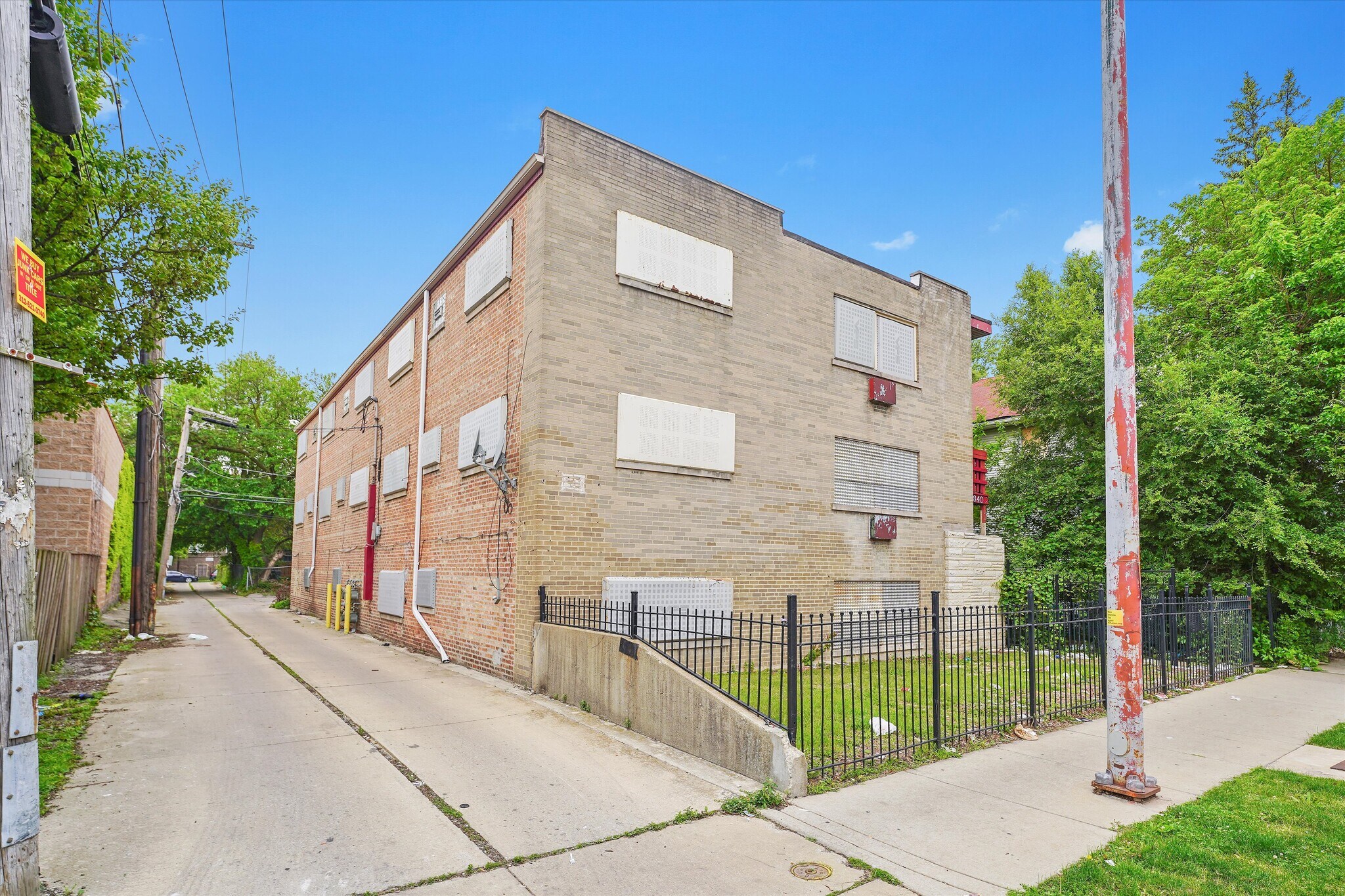 7840 S Yates Blvd, Chicago, IL for Sale