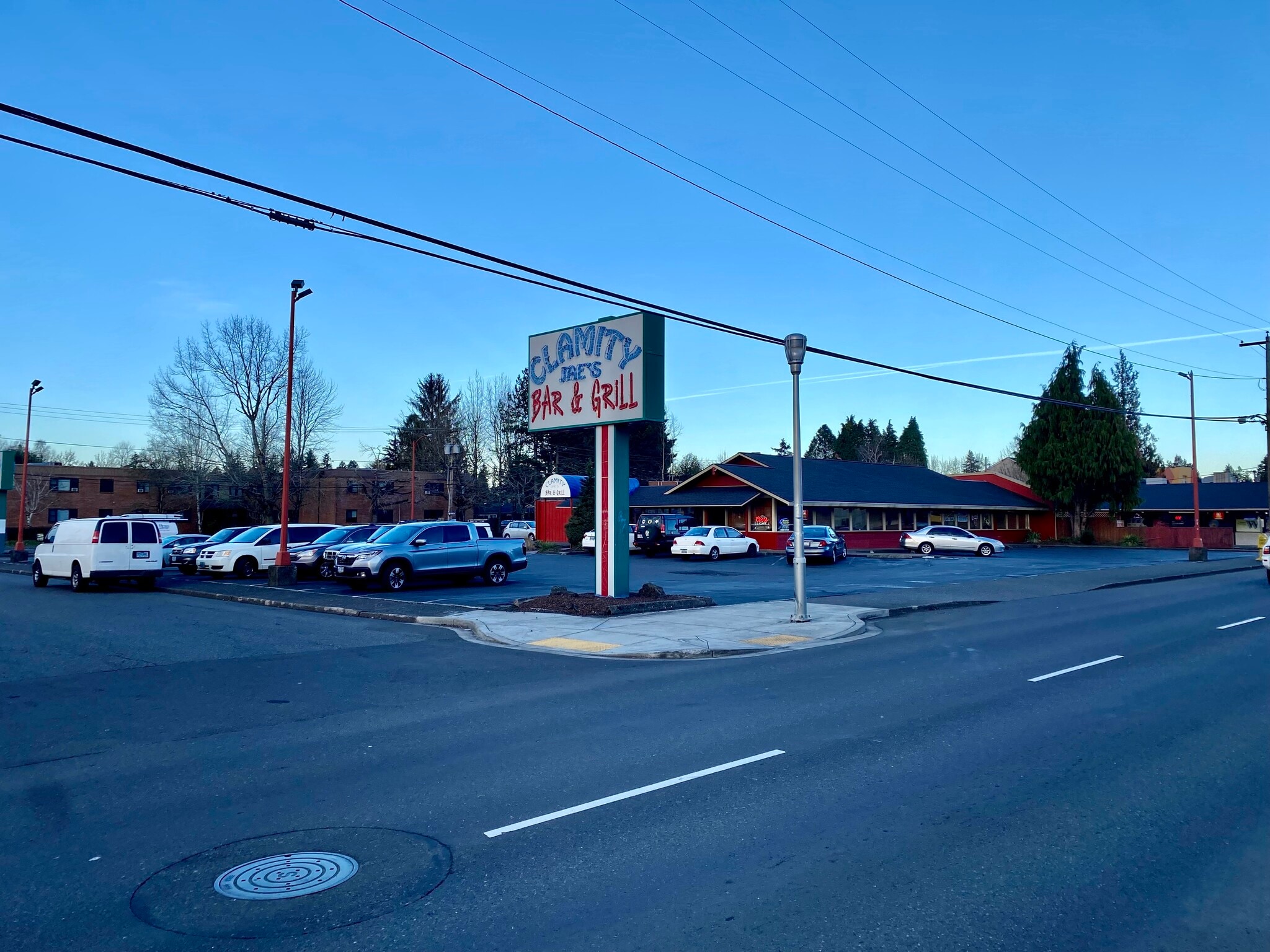 10813 NE Halsey St, Portland, OR for Sale