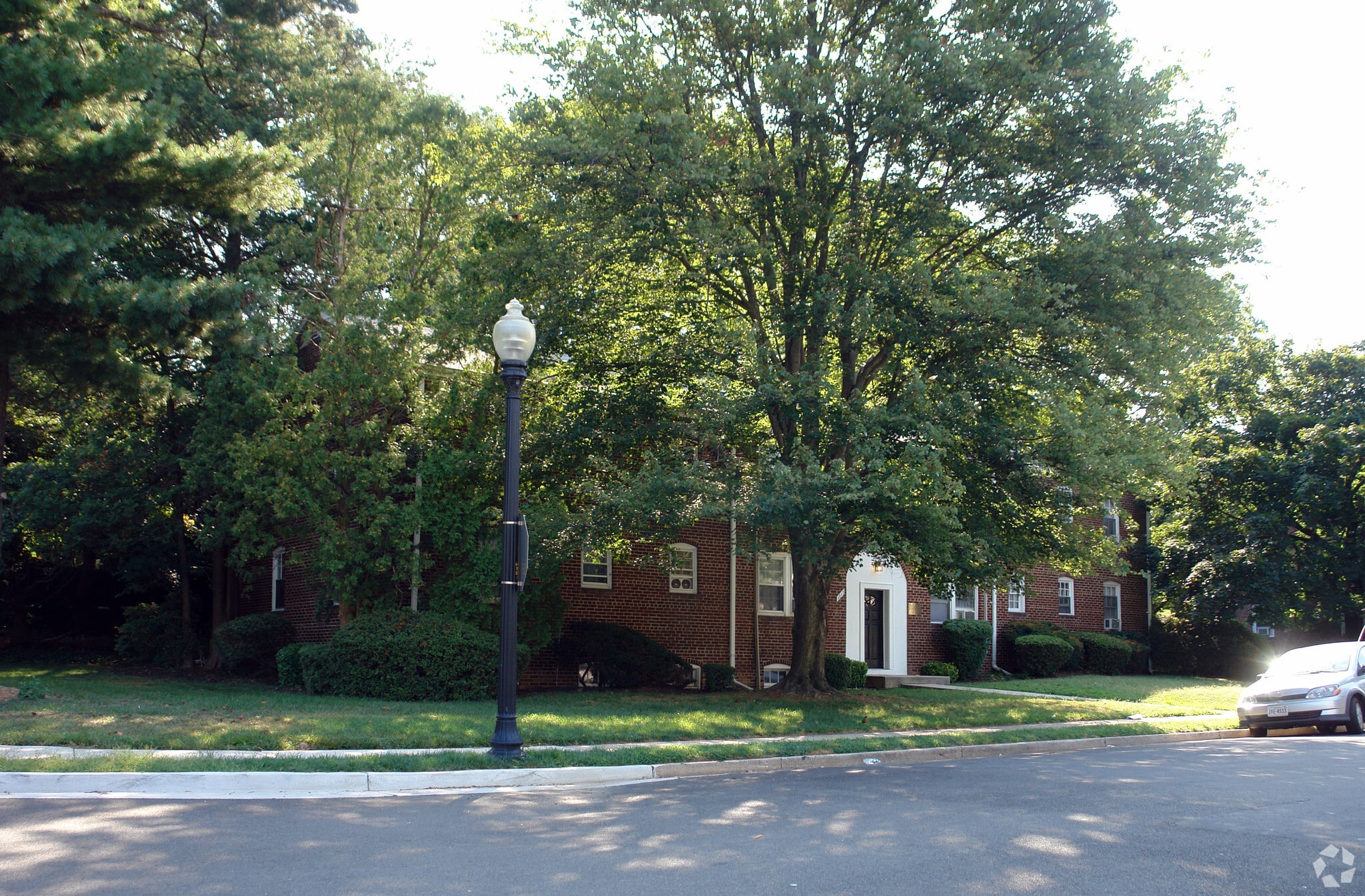 1217 N Kensington St, Arlington, VA for Sale