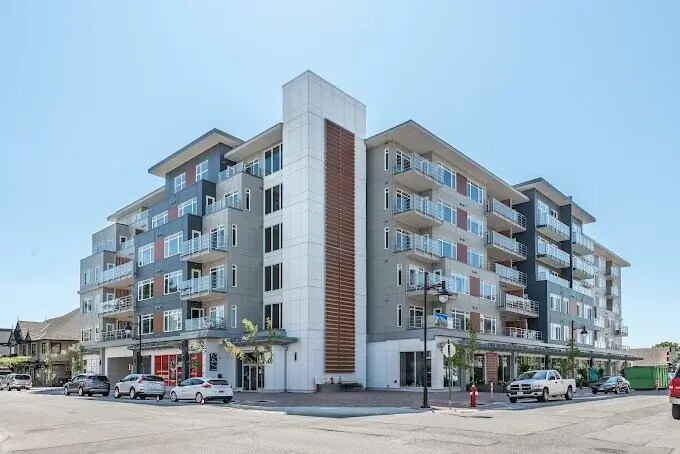 2471 Sidney Av, Sidney, BC for Sale