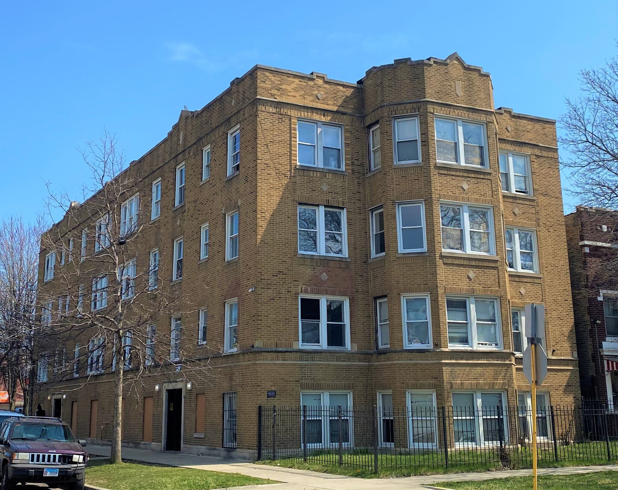 1215 W 81st St Chicago, IL 60620 MultiFamily Property for Lease on