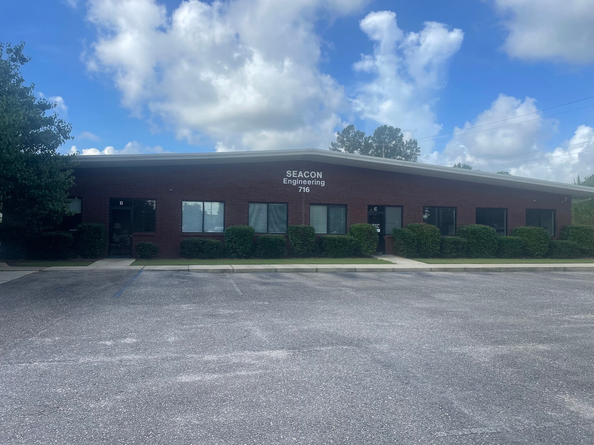 716 Lakeside Dr W, Mobile, AL for Rent