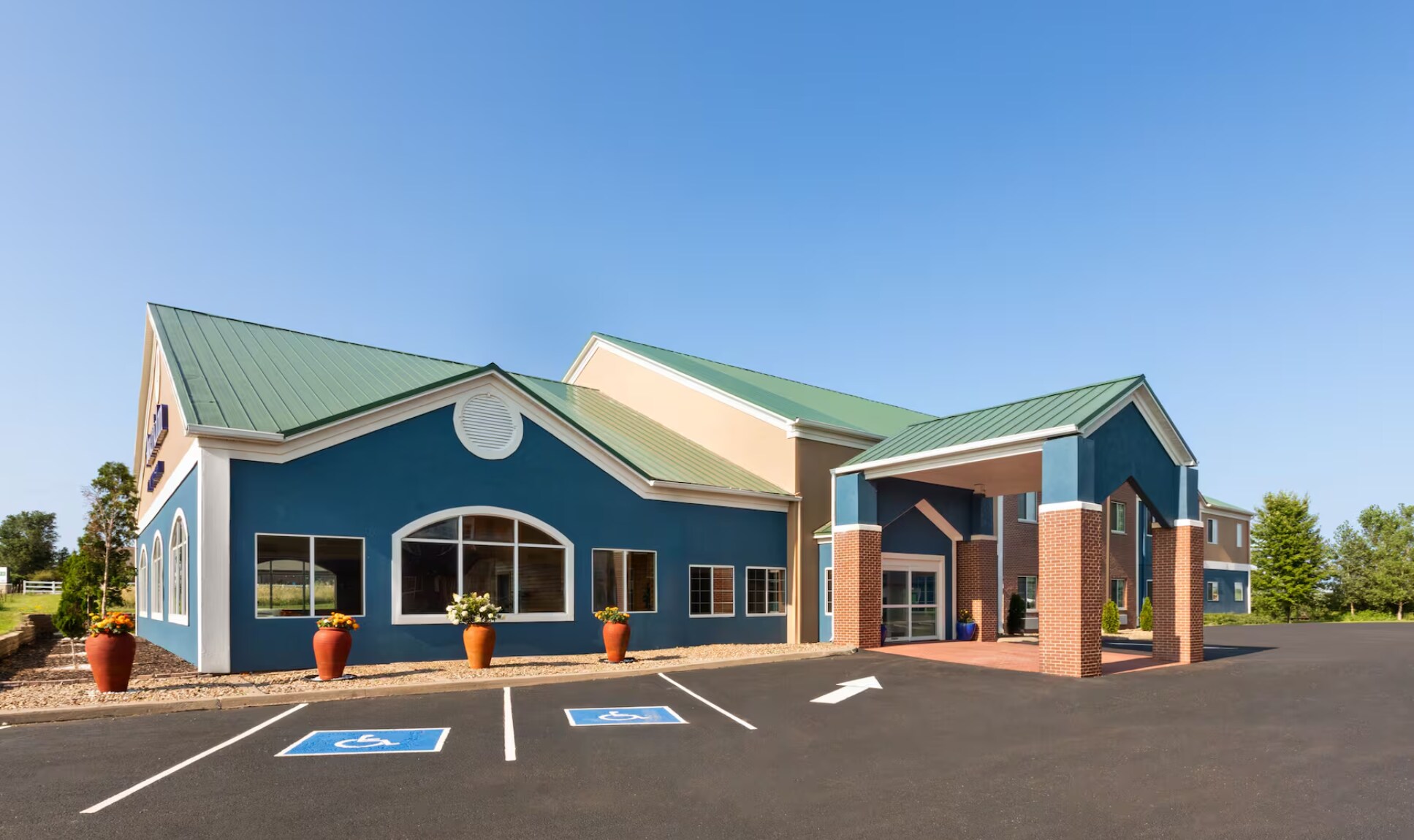 2210 West St S, Grinnell, IA for Sale