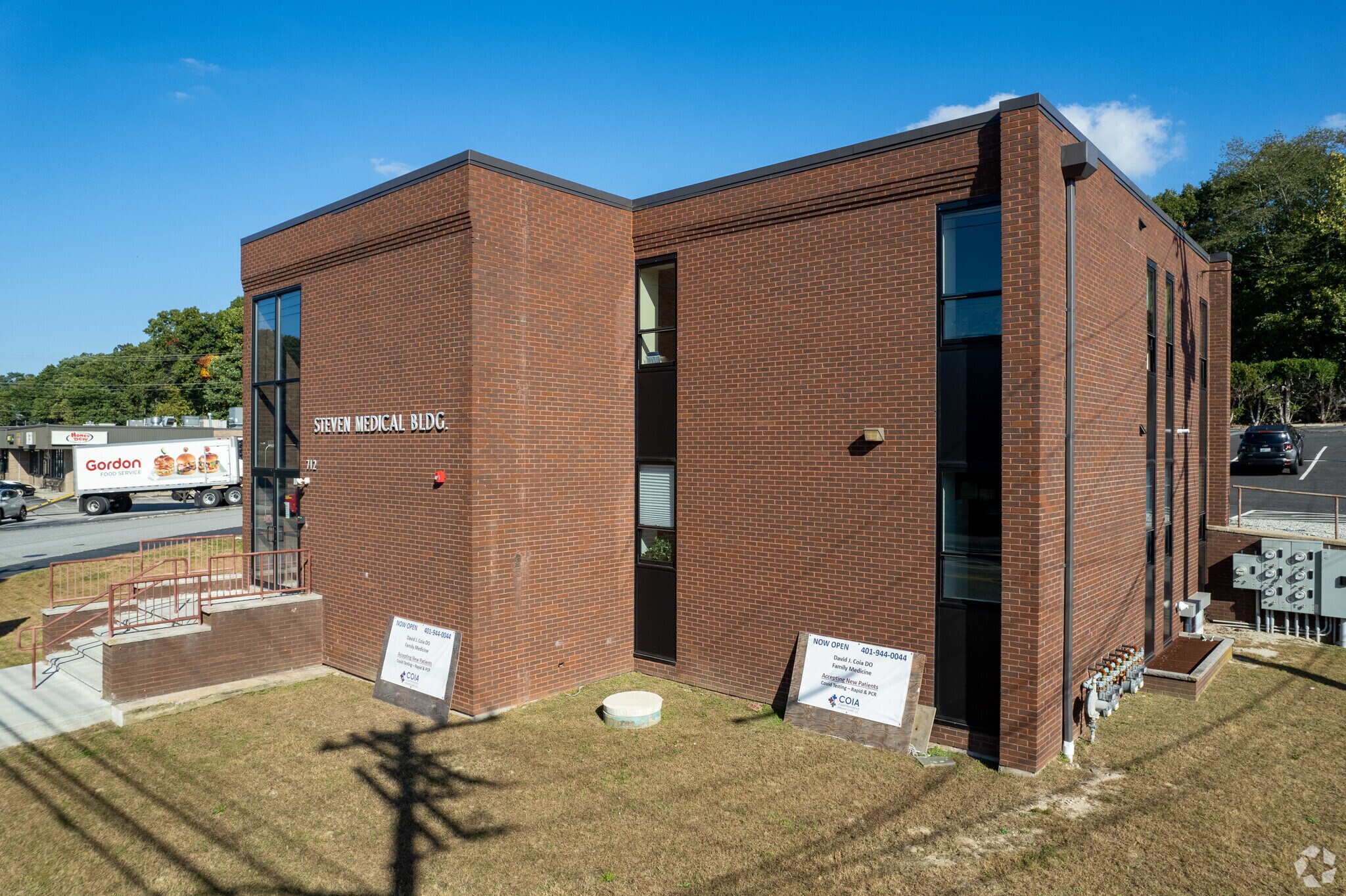 712 Oaklawn Ave, Cranston, RI for Sale