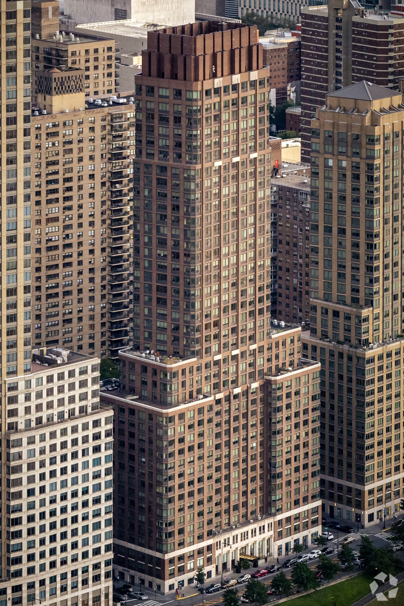 180-194 Riverside Blvd, New York, NY for Rent