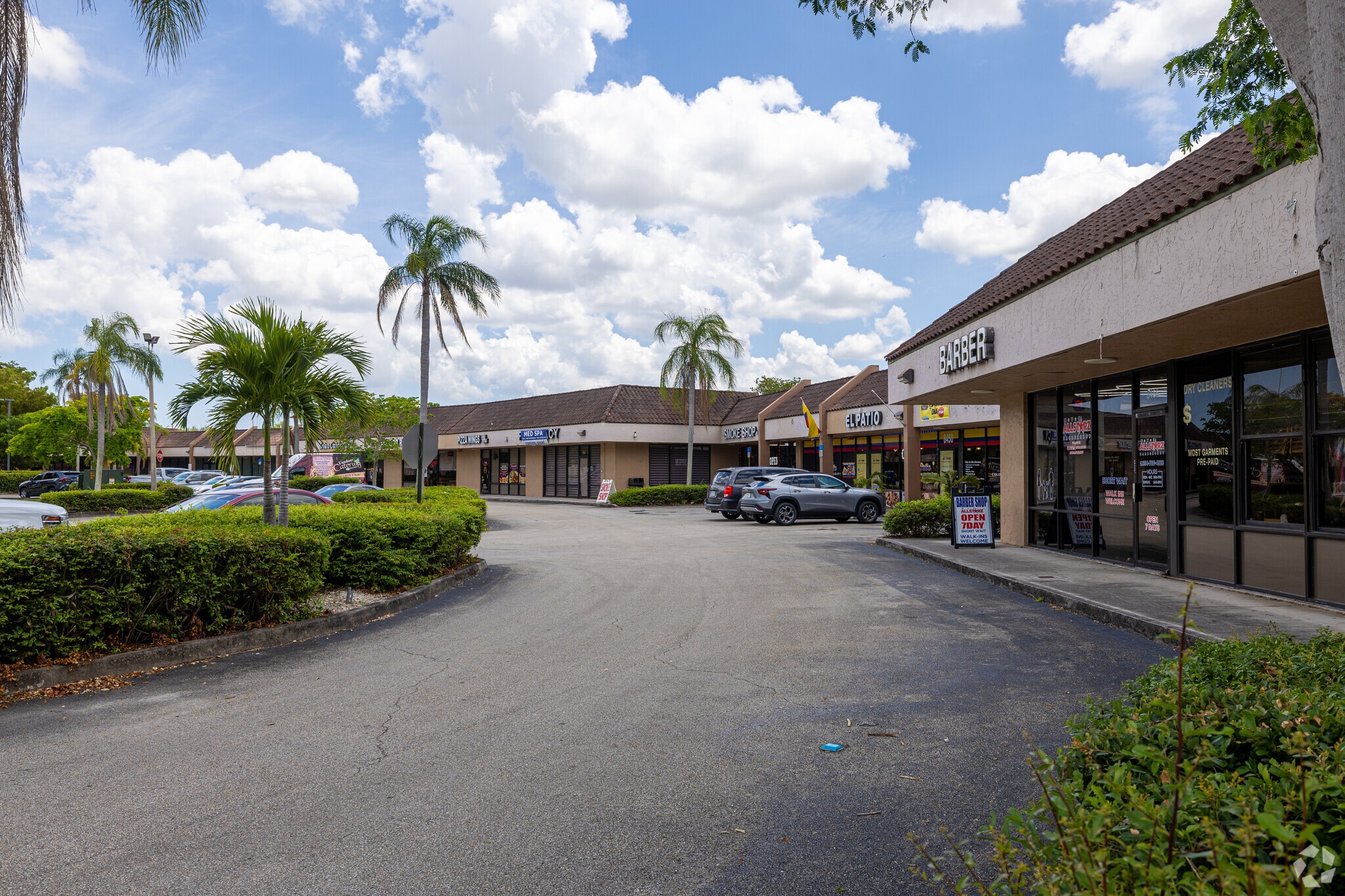 8424-8458 W Oakland Park Blvd, Sunrise, FL for Rent