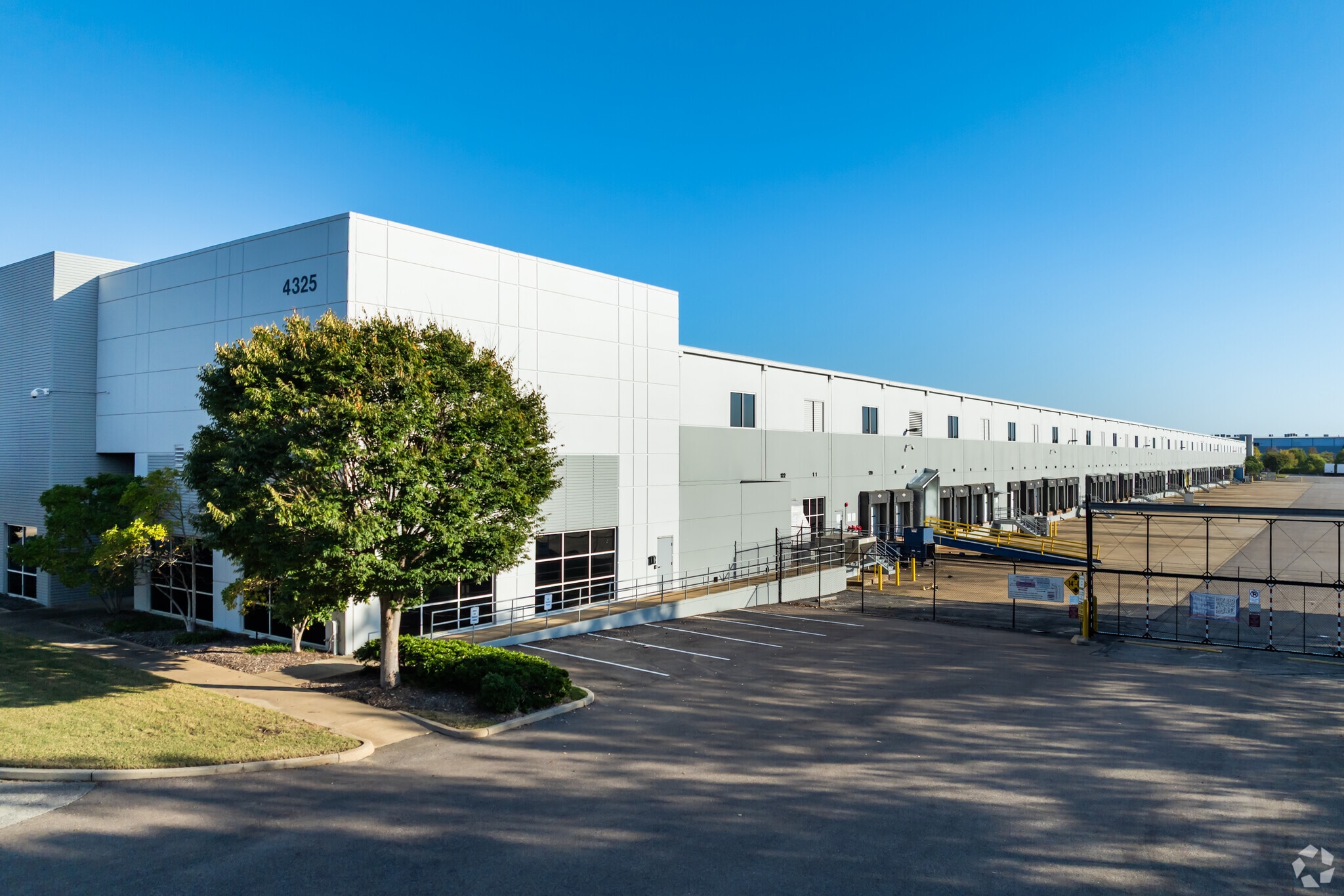 4325 Executive Dr, Southaven, MS for Rent