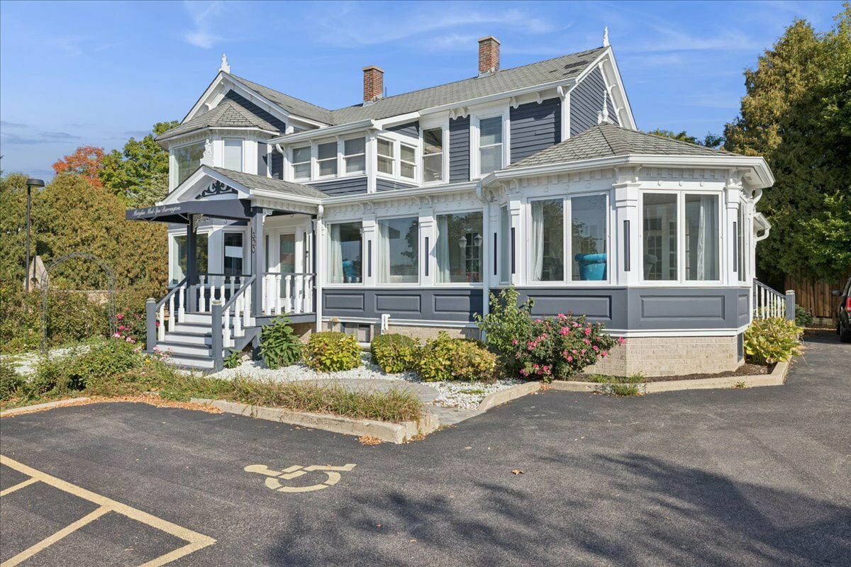 320 E Main St, Barrington, IL for Sale