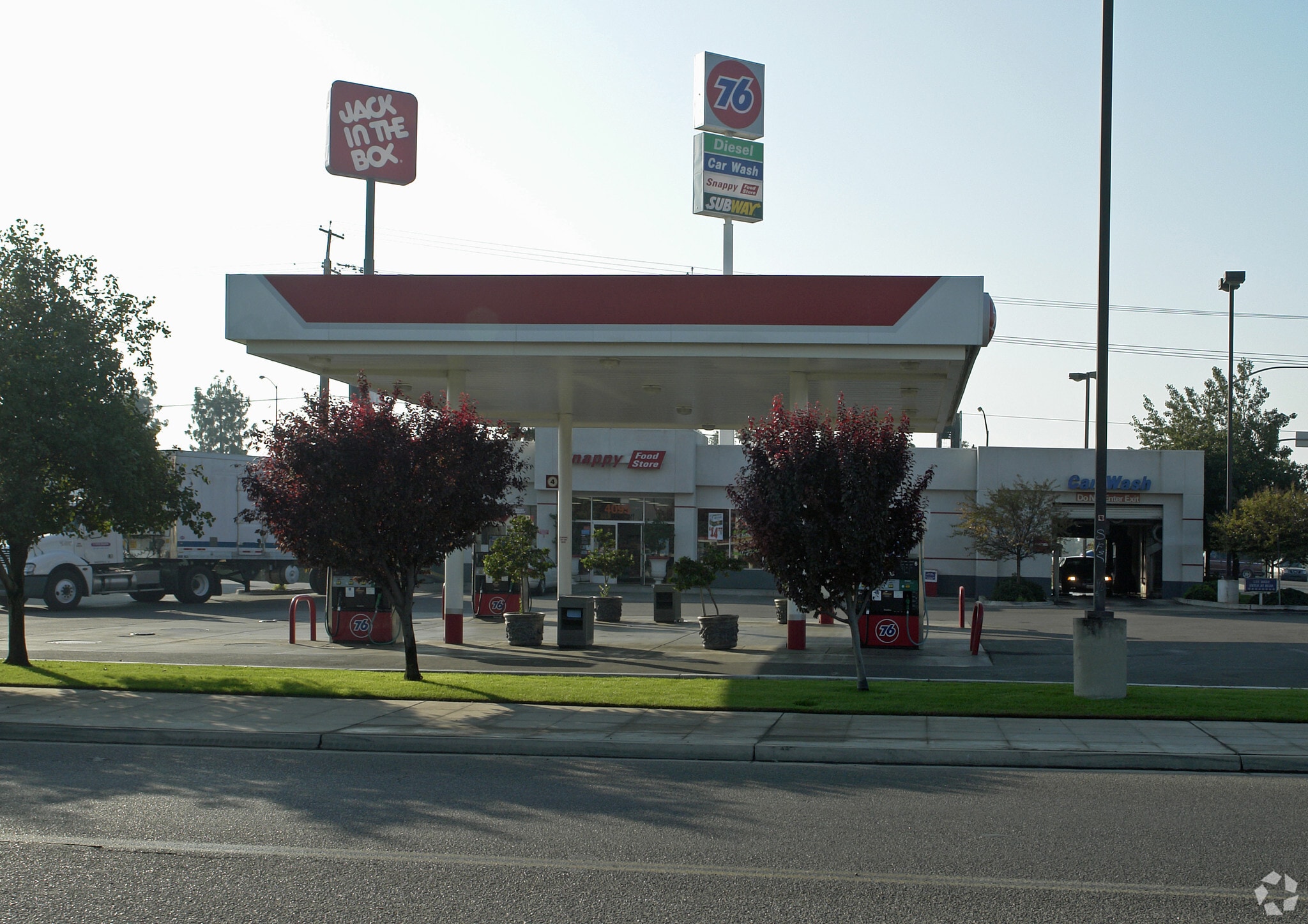 4095 N Golden State Blvd, Fresno, CA for Rent