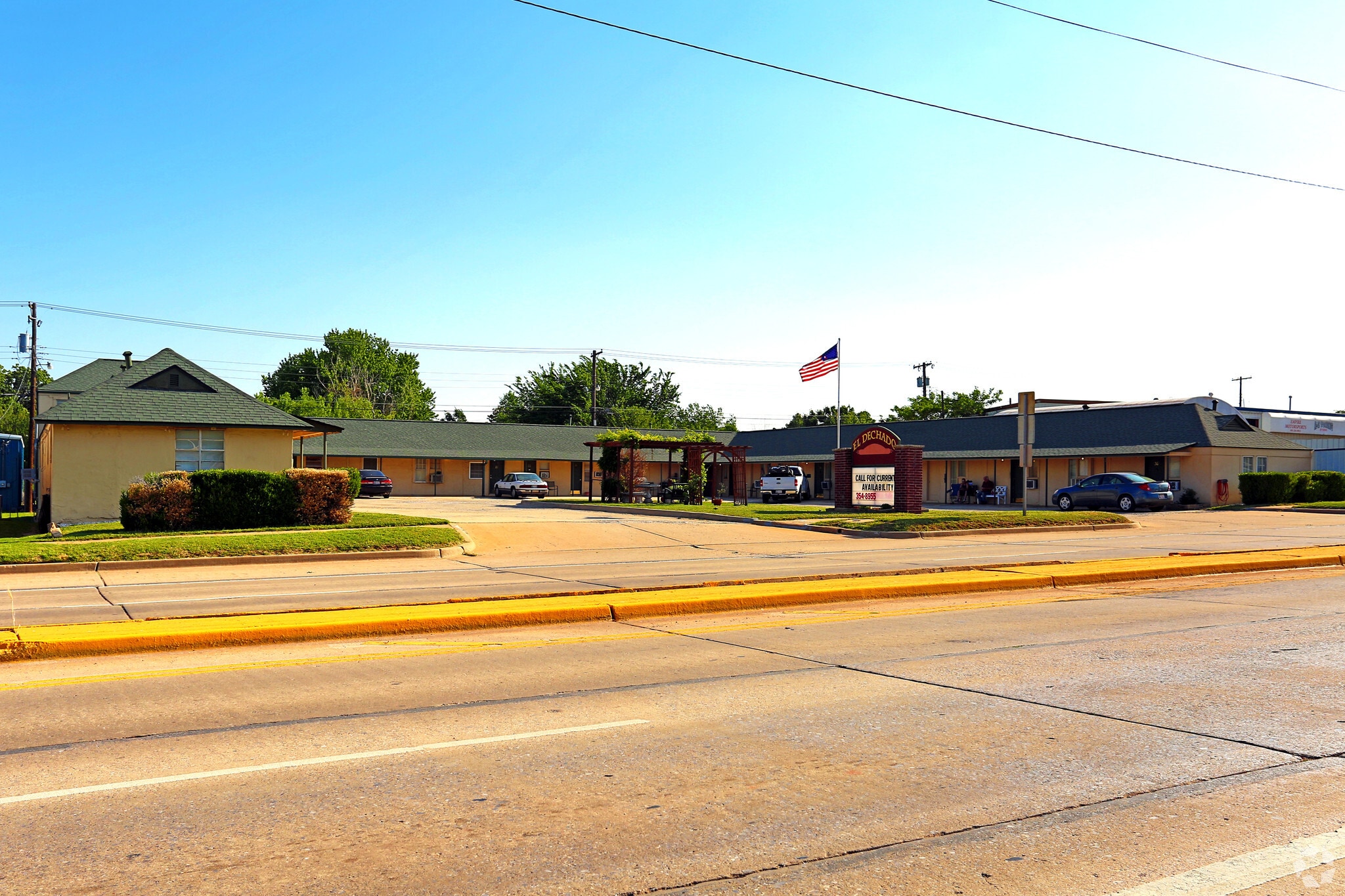 925 W Main St, Yukon, OK for Sale