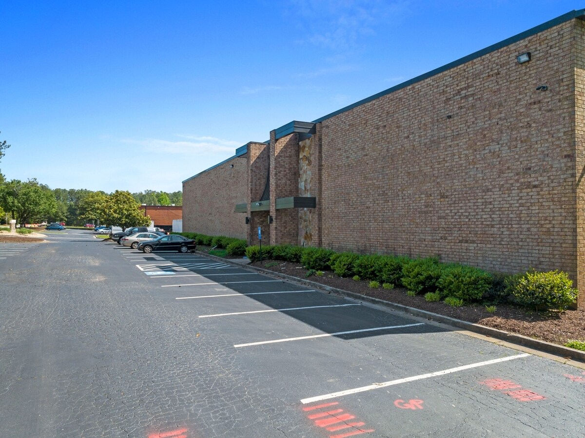 2775 Bankers Industrial Dr, Atlanta, GA for Rent