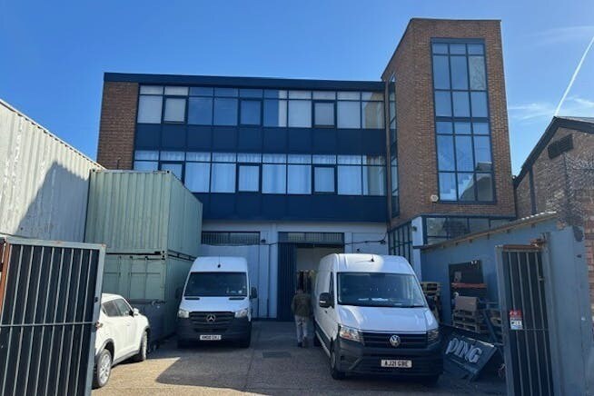 185 Park Ave, London, LND for Rent