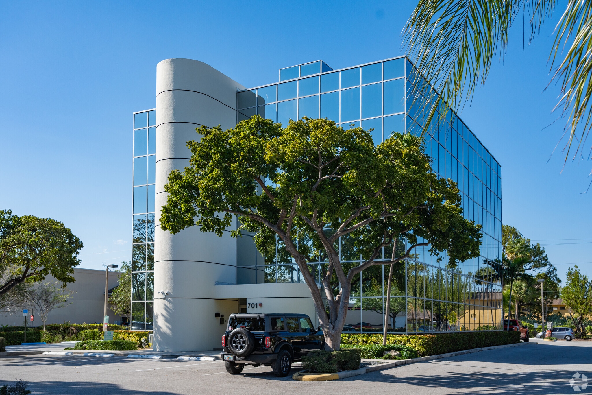 701 E Commercial Blvd, Oakland Park, FL for Sale