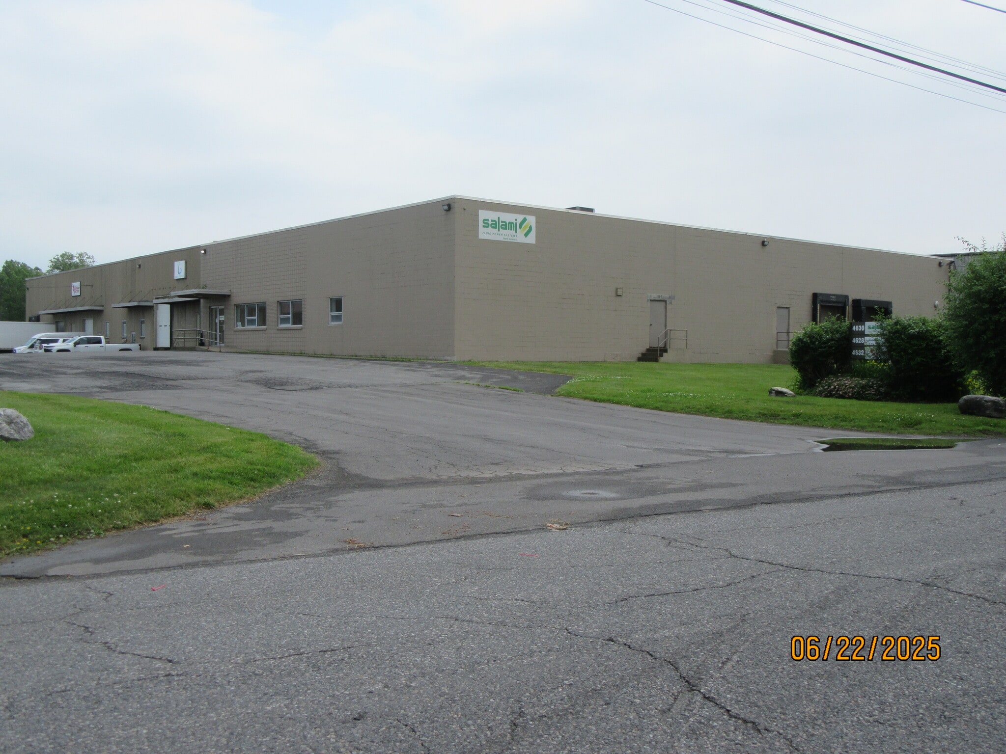 4628-4632 Crossroads Park Dr, Liverpool, NY for Rent
