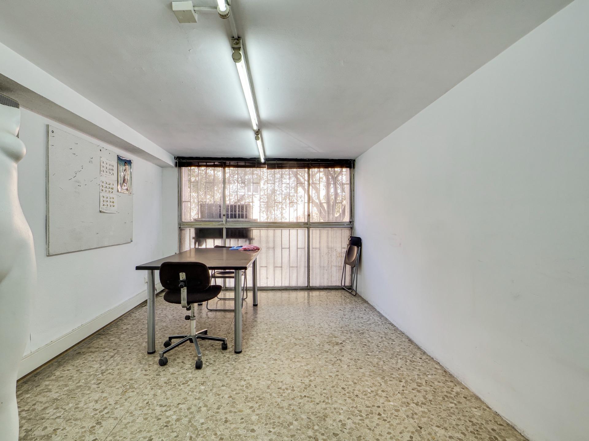 Carrer De Rocafort, Barcelona, BAR for Sale