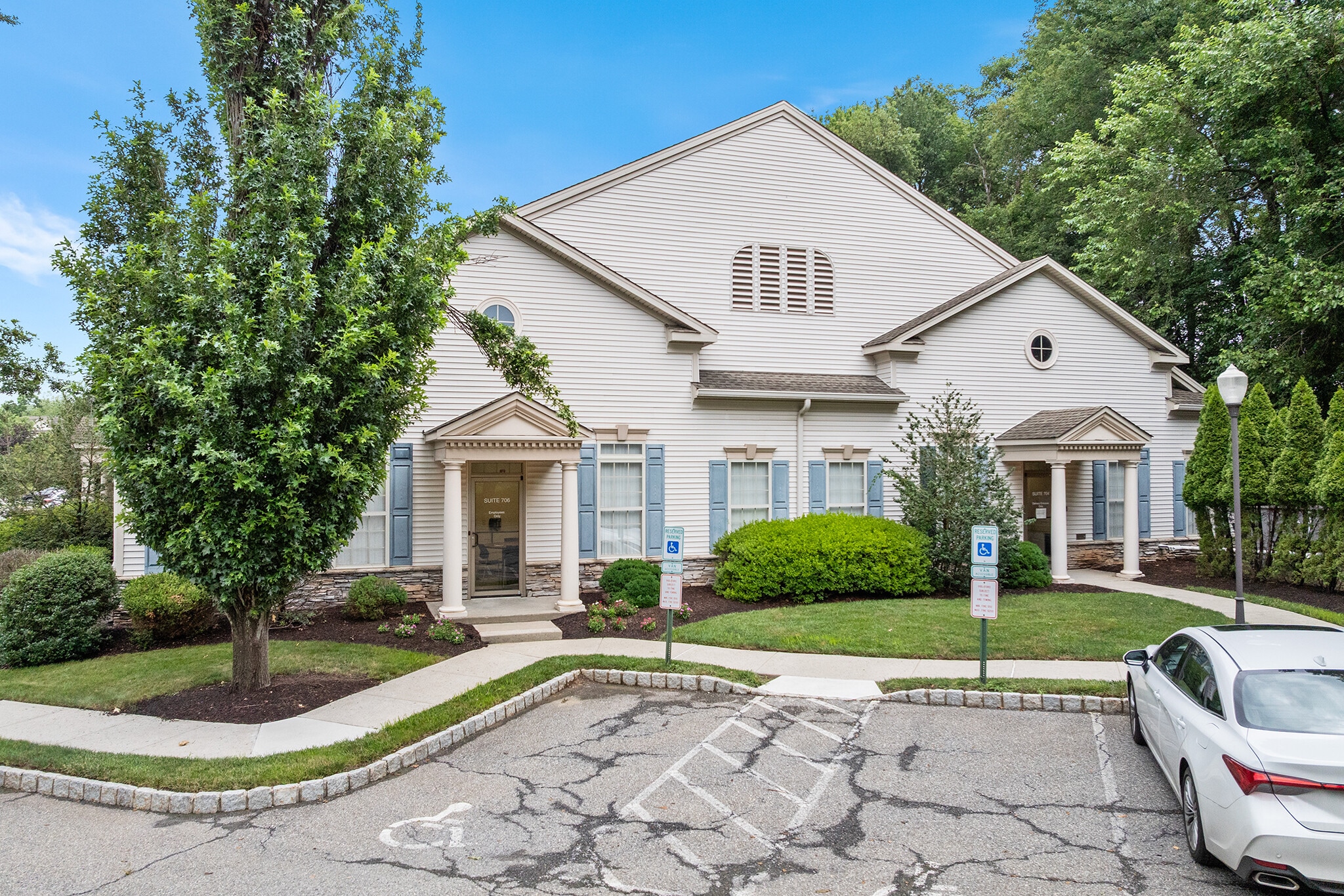 670 Woodbourne Rd, Langhorne, PA for Sale