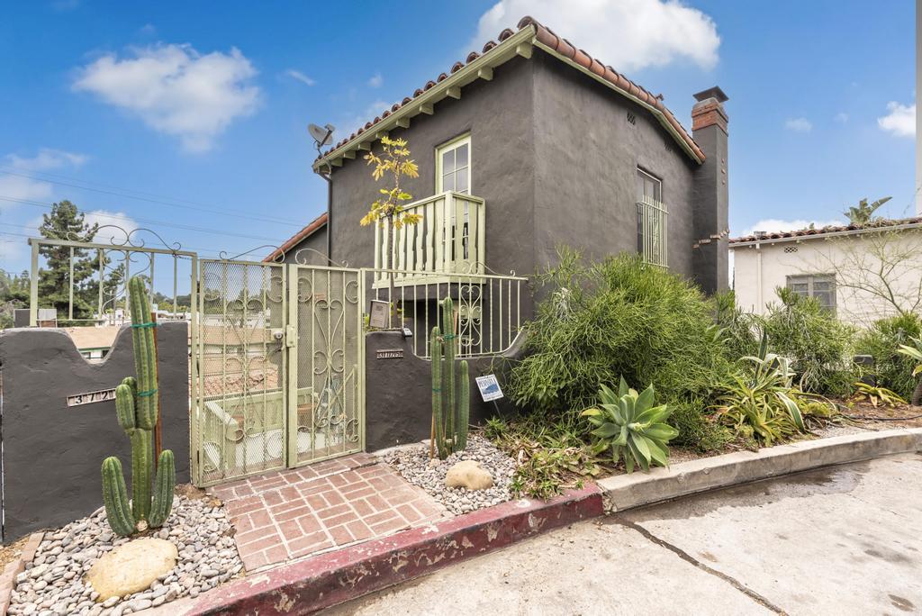 3725 Arbolada Rd, Los Angeles, CA for Sale
